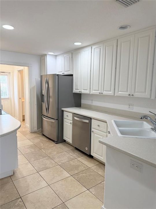 For Sale: $349,900 (3 beds, 2 baths, 1652 Square Feet)