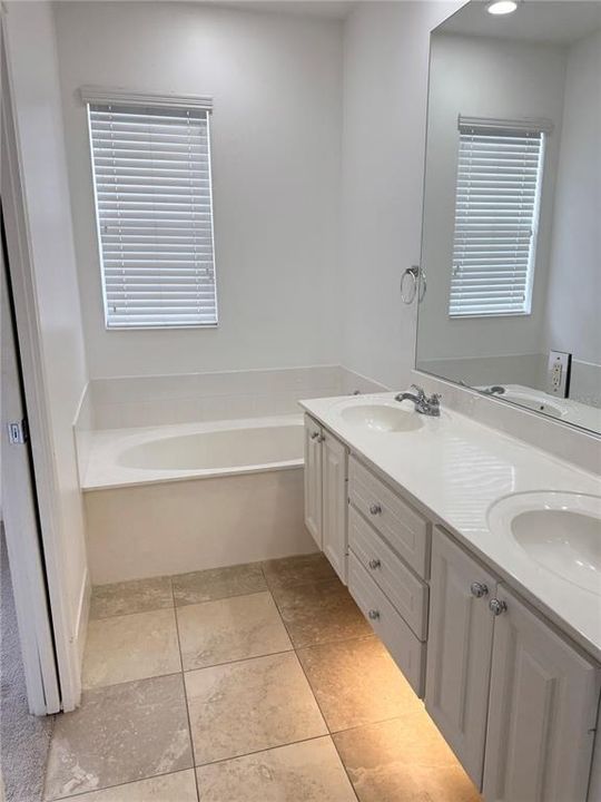 For Sale: $349,900 (3 beds, 2 baths, 1652 Square Feet)