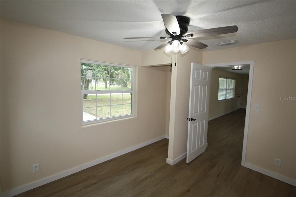 待售: $296,000 (3 贝兹, 2 浴室, 1263 平方英尺)