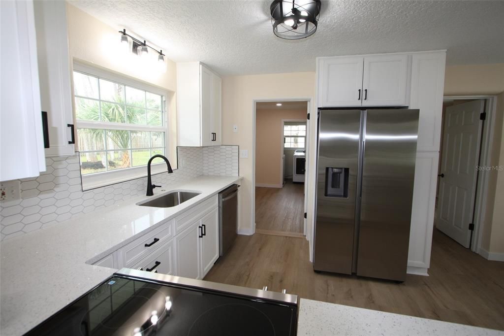 待售: $296,000 (3 贝兹, 2 浴室, 1263 平方英尺)