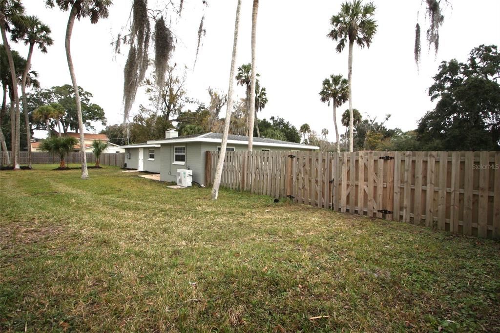 待售: $296,000 (3 贝兹, 2 浴室, 1263 平方英尺)