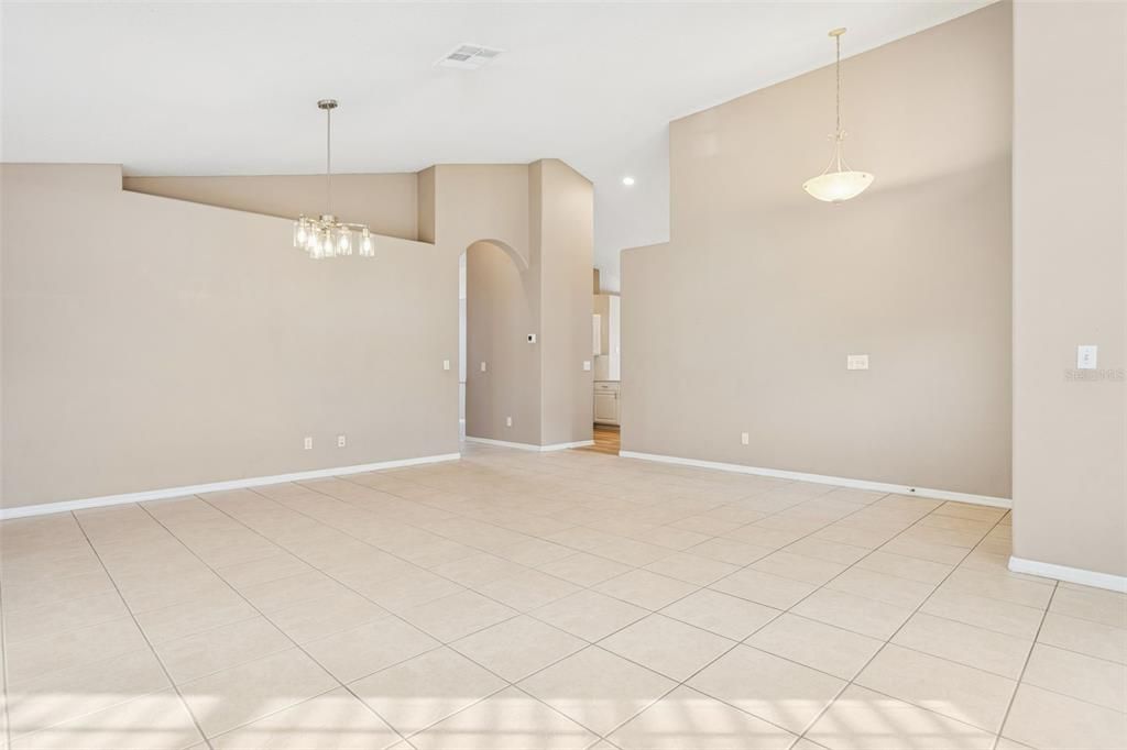 En Venta: $395,000 (3 camas, 2 baños, 1892 Pies cuadrados)