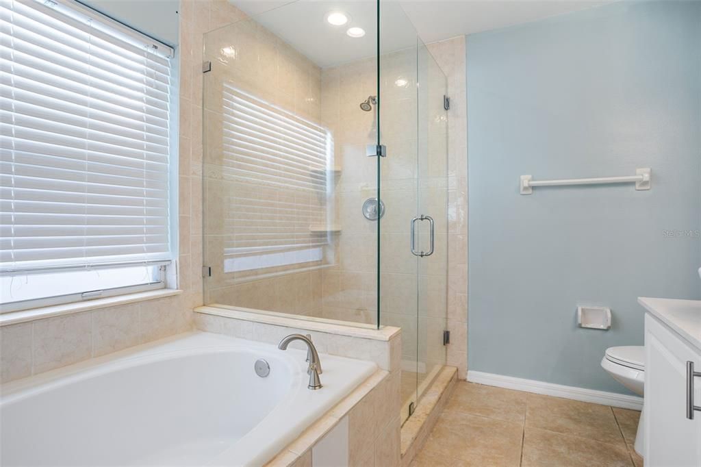 En Venta: $395,000 (3 camas, 2 baños, 1892 Pies cuadrados)