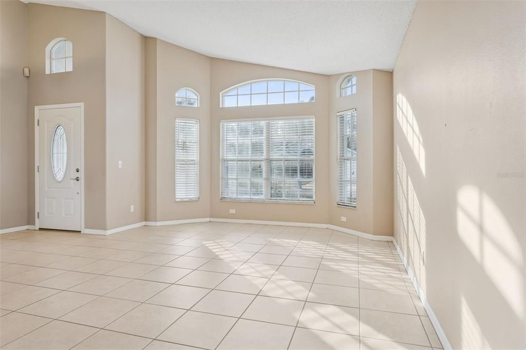 En Venta: $395,000 (3 camas, 2 baños, 1892 Pies cuadrados)