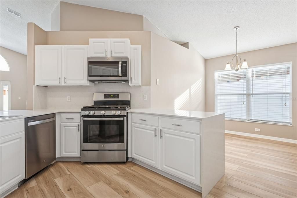 En Venta: $395,000 (3 camas, 2 baños, 1892 Pies cuadrados)