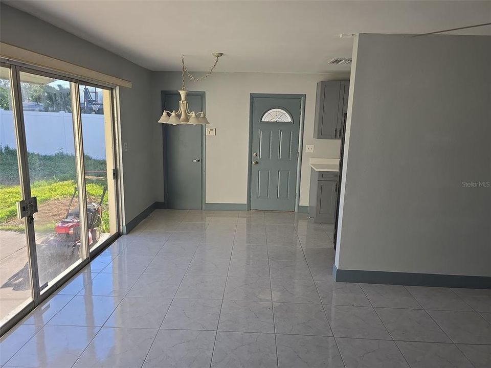 En Venta: $395,000 (3 camas, 2 baños, 1105 Pies cuadrados)
