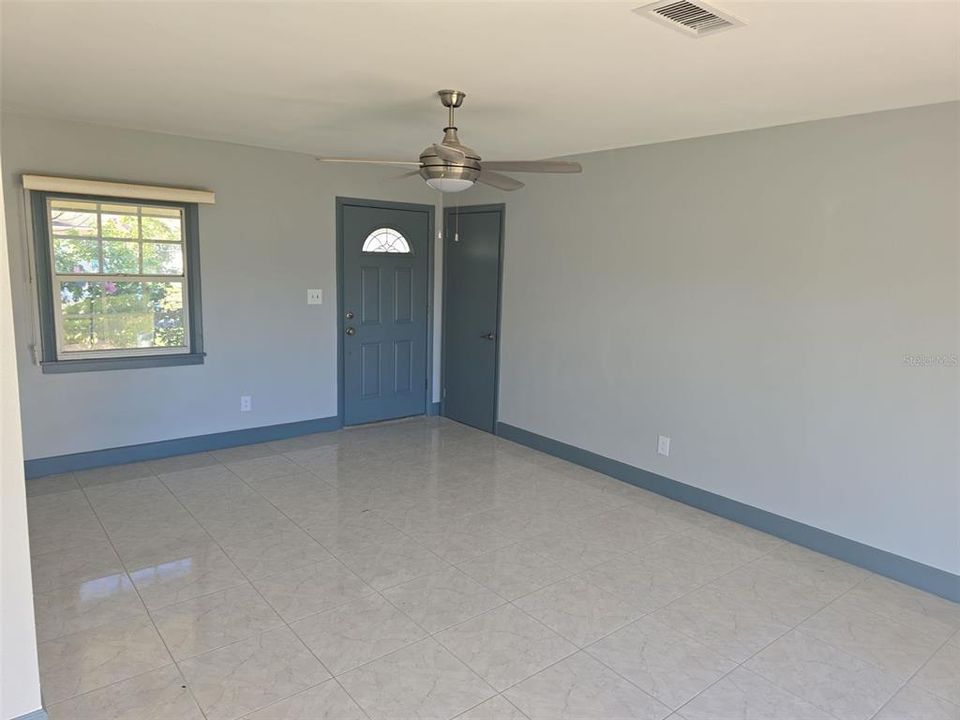 En Venta: $395,000 (3 camas, 2 baños, 1105 Pies cuadrados)