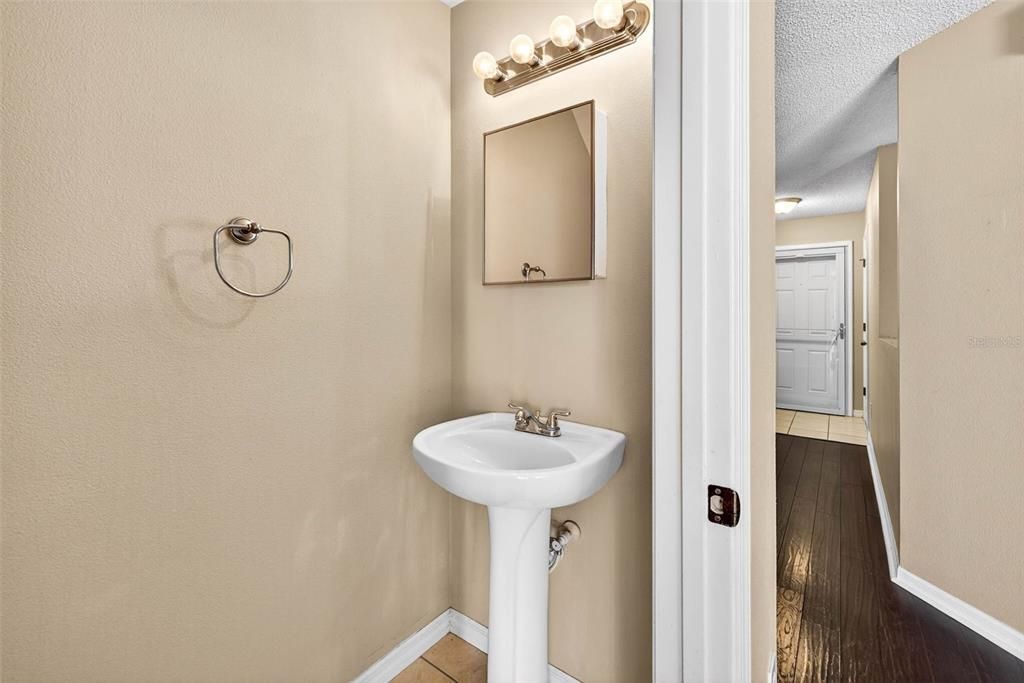 На продажу: $250,000 (3 спален, 2 ванн, 1536 Квадратных фут)