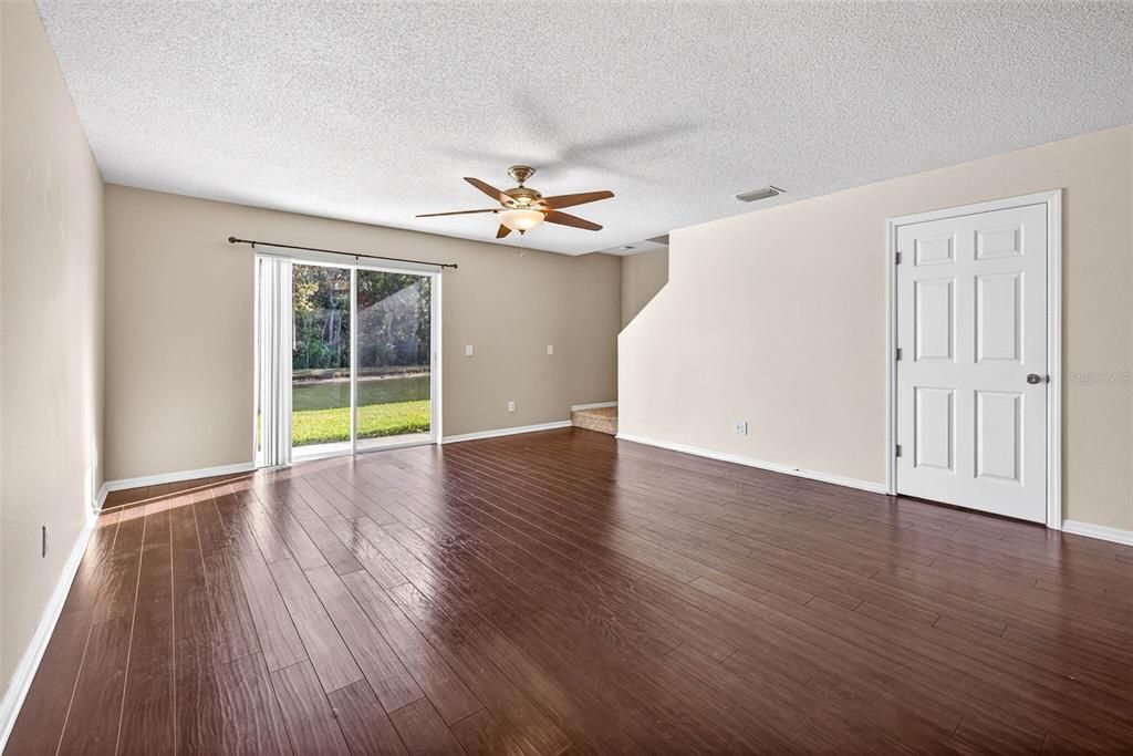 На продажу: $250,000 (3 спален, 2 ванн, 1536 Квадратных фут)