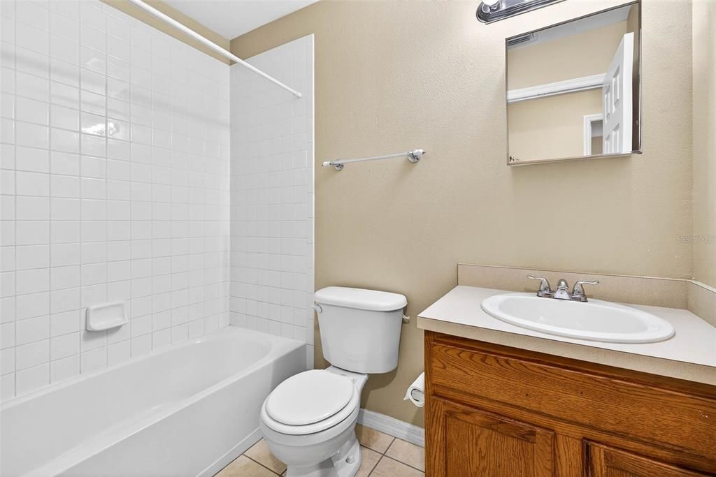 На продажу: $250,000 (3 спален, 2 ванн, 1536 Квадратных фут)