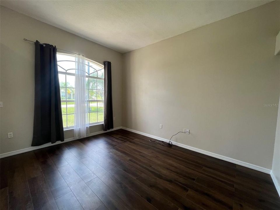 For Rent: $1,775 (3 beds, 2 baths, 1946 Square Feet)