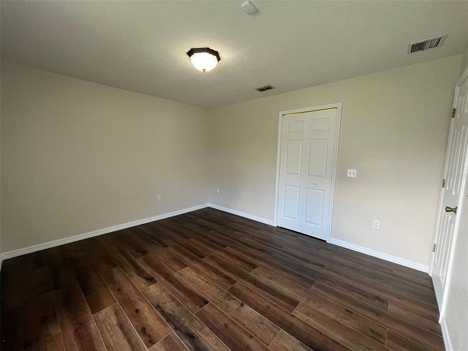 For Rent: $1,775 (3 beds, 2 baths, 1946 Square Feet)