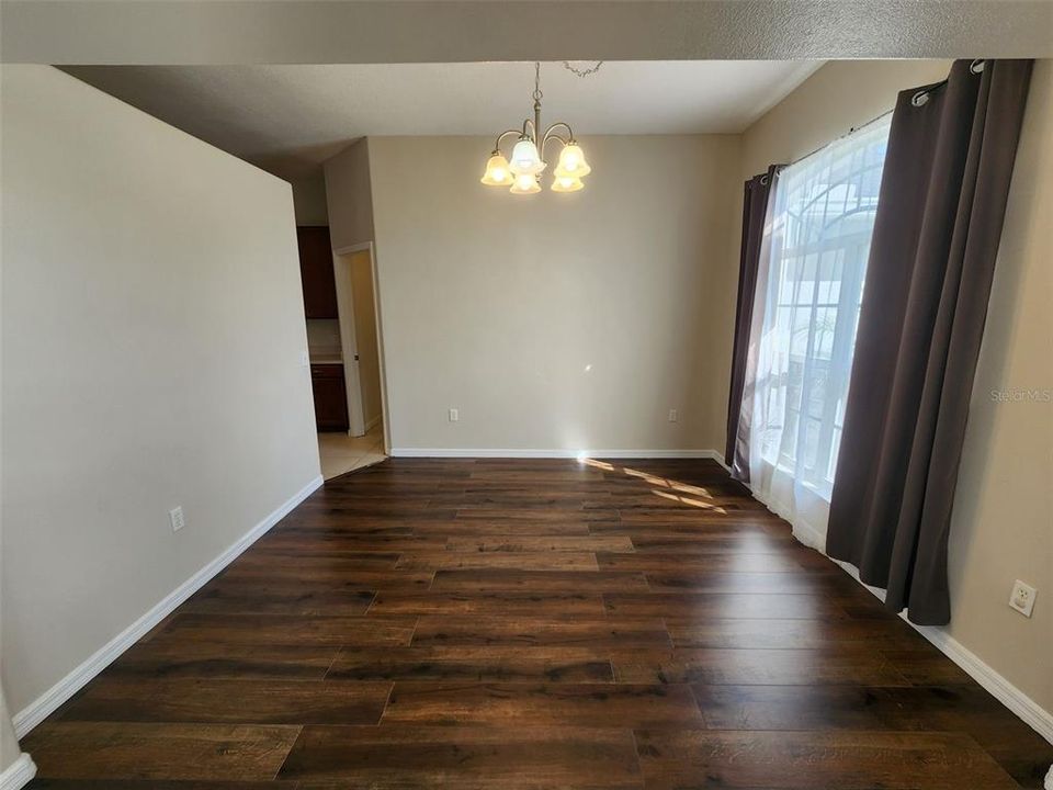 For Rent: $1,775 (3 beds, 2 baths, 1946 Square Feet)