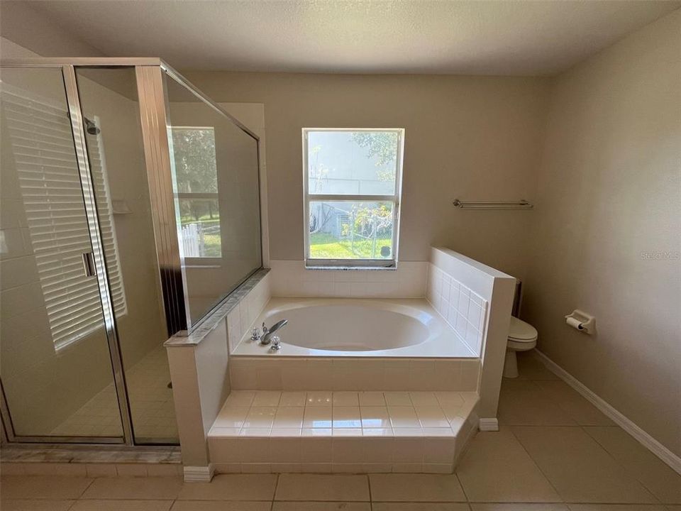 For Rent: $1,775 (3 beds, 2 baths, 1946 Square Feet)