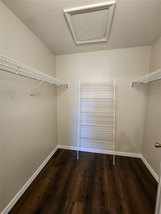 For Rent: $1,775 (3 beds, 2 baths, 1946 Square Feet)