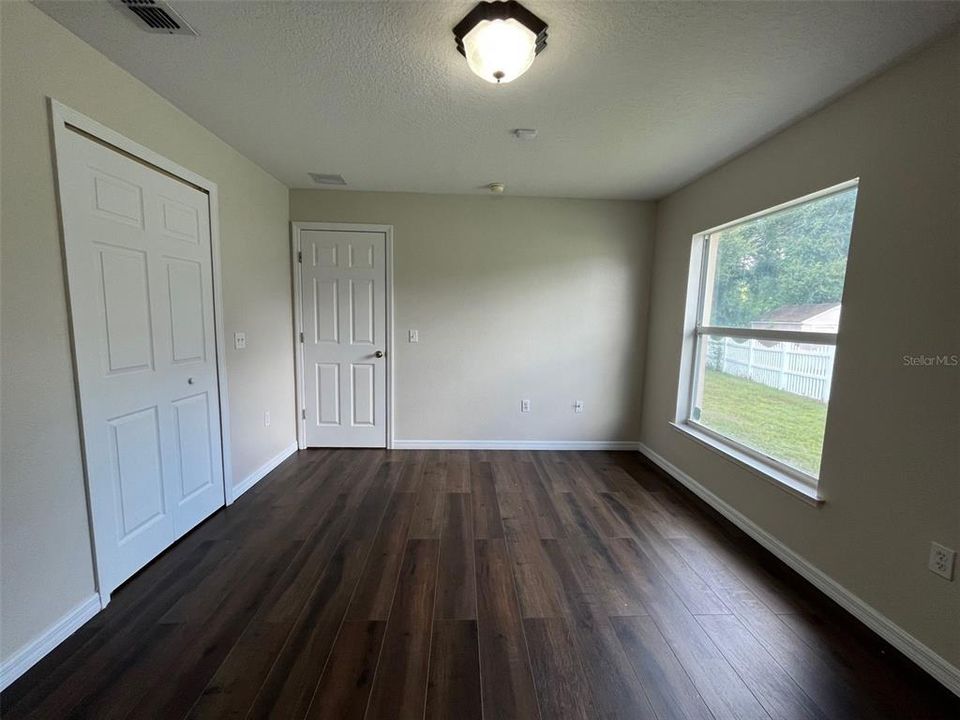 For Rent: $1,775 (3 beds, 2 baths, 1946 Square Feet)