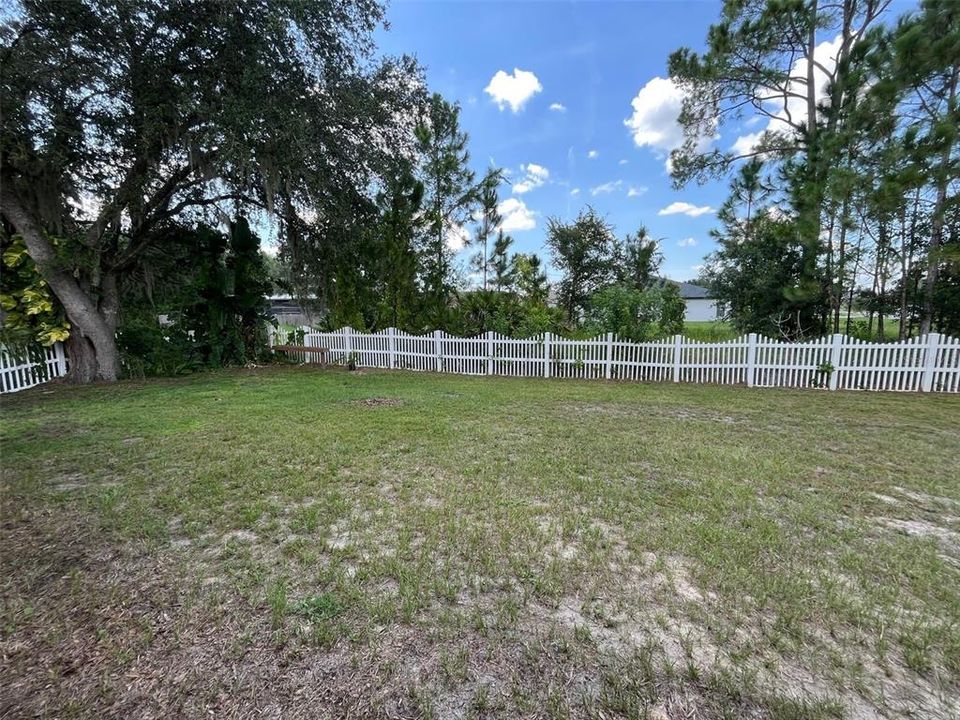 For Rent: $1,775 (3 beds, 2 baths, 1946 Square Feet)