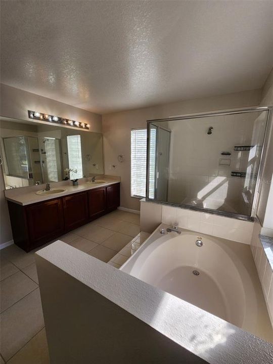 For Rent: $1,775 (3 beds, 2 baths, 1946 Square Feet)