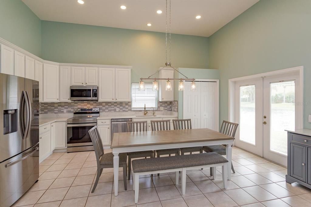 待售: $430,000 (3 贝兹, 2 浴室, 2071 平方英尺)