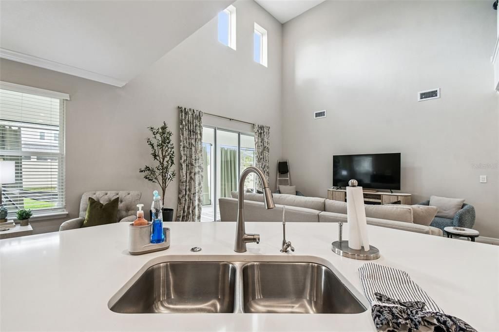 For Sale: $599,000 (5 beds, 3 baths, 2612 Square Feet)