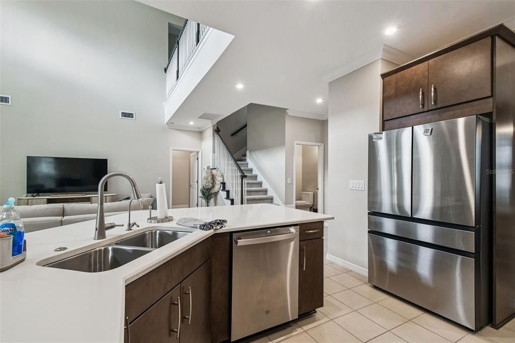 For Sale: $599,000 (5 beds, 3 baths, 2612 Square Feet)