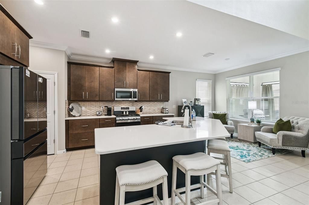 For Sale: $599,000 (5 beds, 3 baths, 2612 Square Feet)