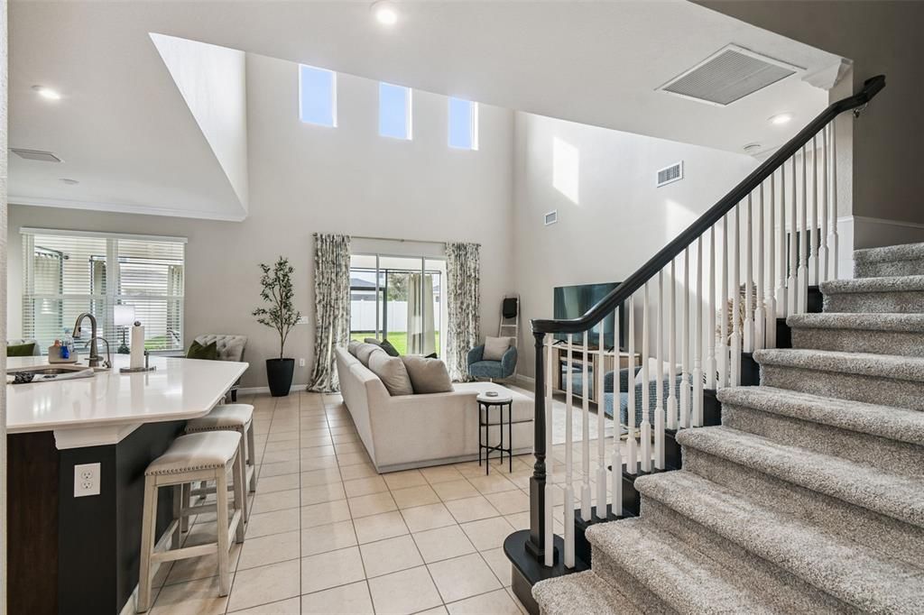 For Sale: $599,000 (5 beds, 3 baths, 2612 Square Feet)