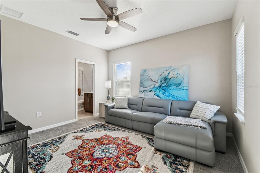 For Sale: $599,000 (5 beds, 3 baths, 2612 Square Feet)