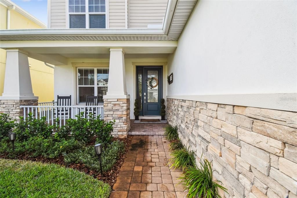 For Sale: $599,000 (5 beds, 3 baths, 2612 Square Feet)