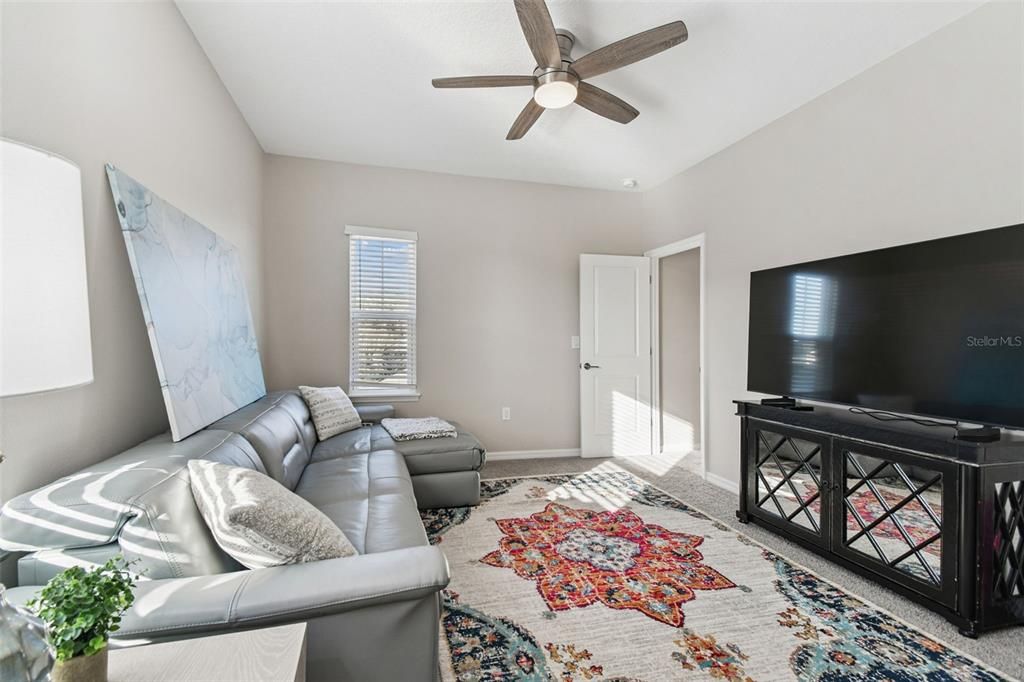 For Sale: $599,000 (5 beds, 3 baths, 2612 Square Feet)