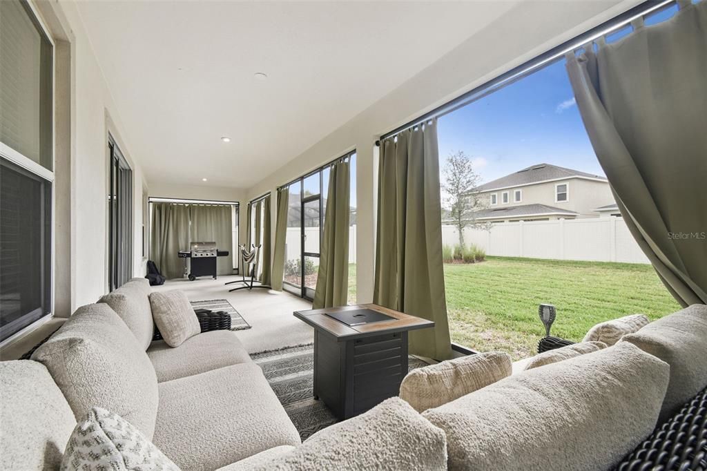 For Sale: $599,000 (5 beds, 3 baths, 2612 Square Feet)