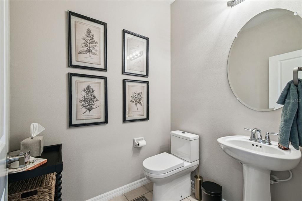 For Sale: $599,000 (5 beds, 3 baths, 2612 Square Feet)