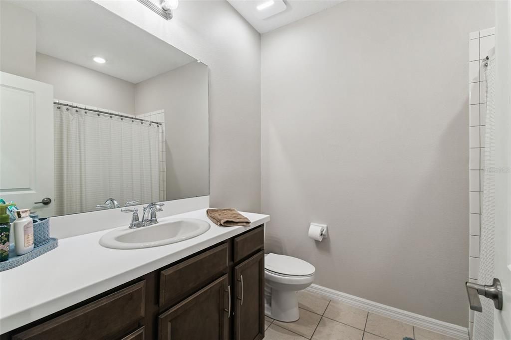 For Sale: $599,000 (5 beds, 3 baths, 2612 Square Feet)