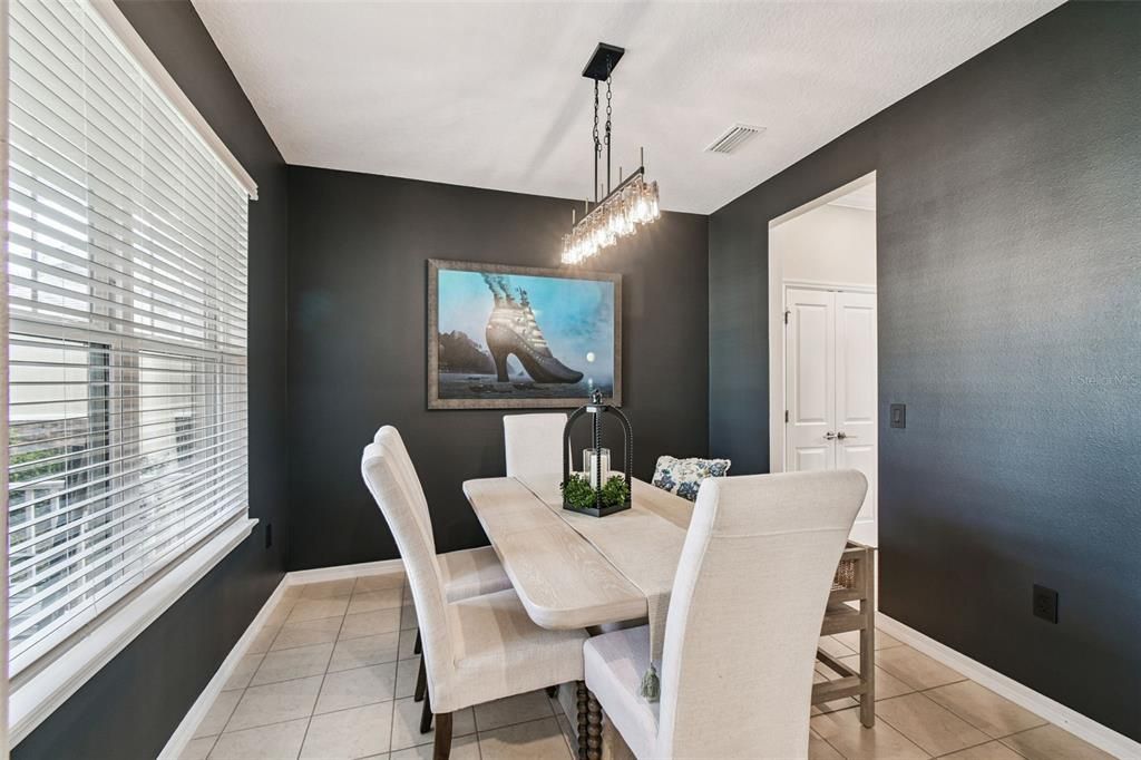 For Sale: $599,000 (5 beds, 3 baths, 2612 Square Feet)