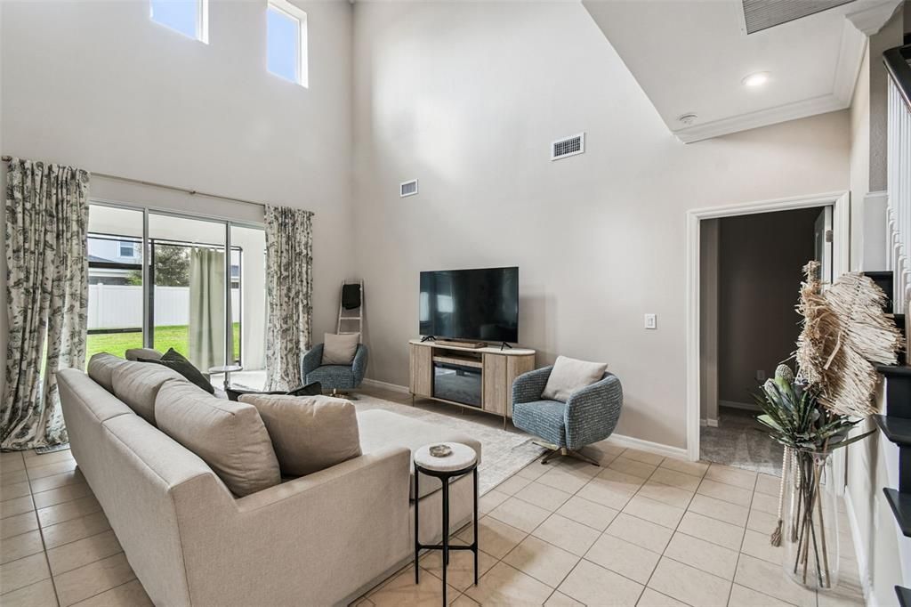 For Sale: $599,000 (5 beds, 3 baths, 2612 Square Feet)