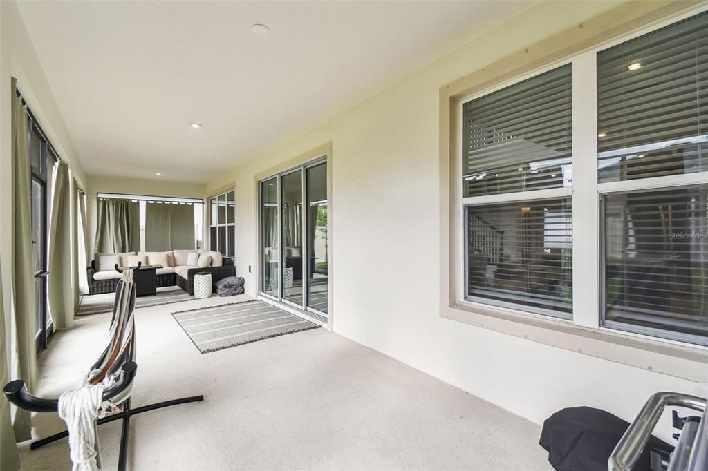 For Sale: $599,000 (5 beds, 3 baths, 2612 Square Feet)