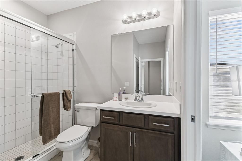 For Sale: $599,000 (5 beds, 3 baths, 2612 Square Feet)