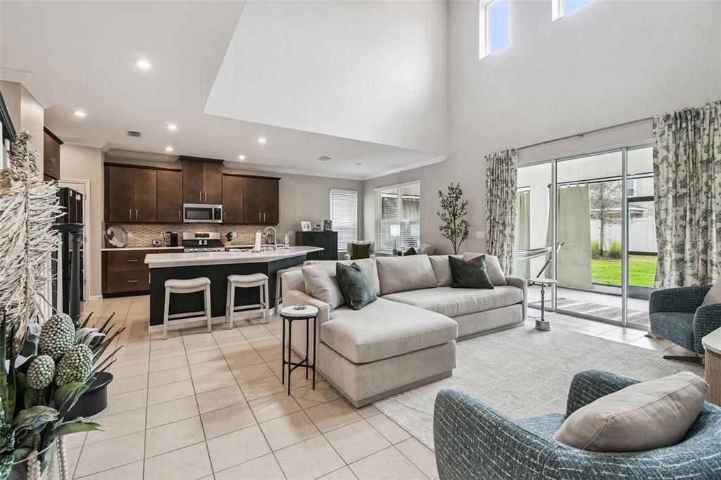 For Sale: $599,000 (5 beds, 3 baths, 2612 Square Feet)