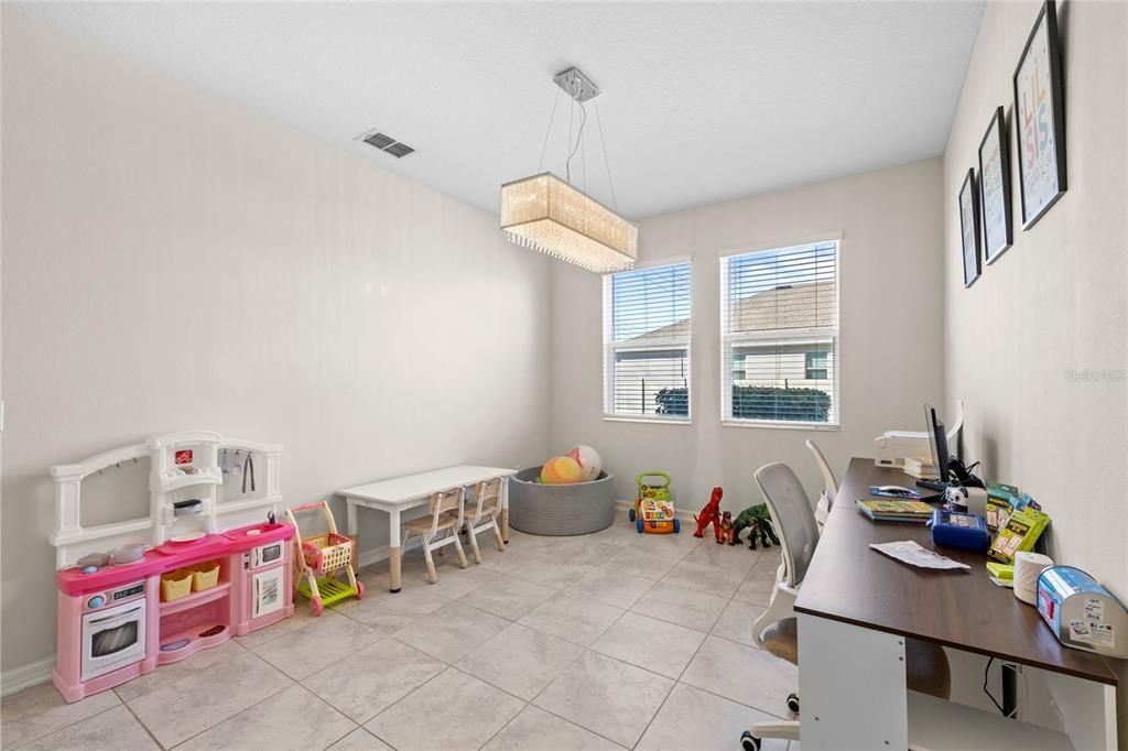 For Rent: $3,500 (4 beds, 3 baths, 2565 Square Feet)