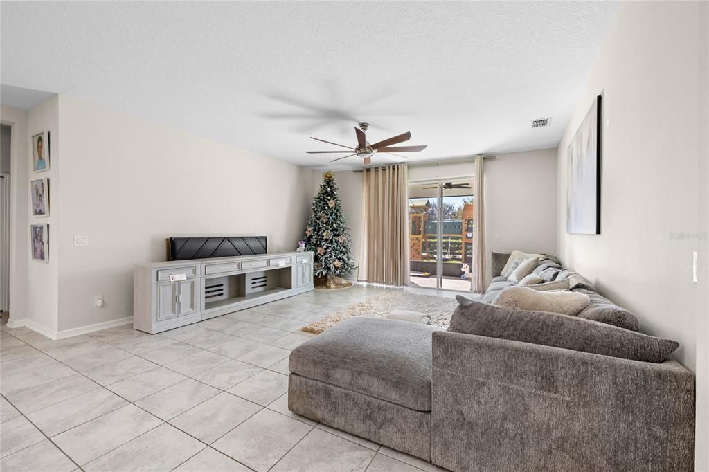 For Rent: $3,500 (4 beds, 3 baths, 2565 Square Feet)