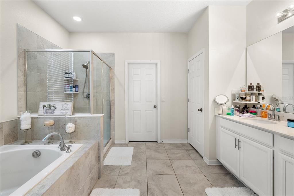 For Rent: $3,500 (4 beds, 3 baths, 2565 Square Feet)