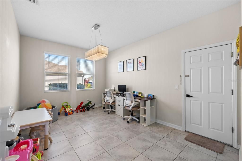 For Rent: $3,500 (4 beds, 3 baths, 2565 Square Feet)