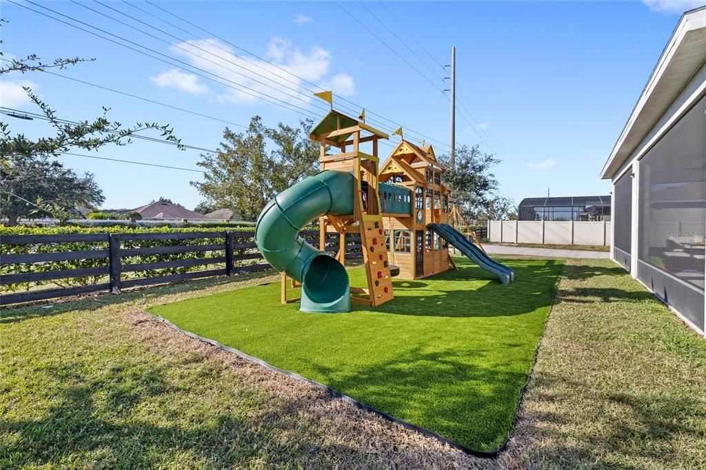 For Rent: $3,500 (4 beds, 3 baths, 2565 Square Feet)