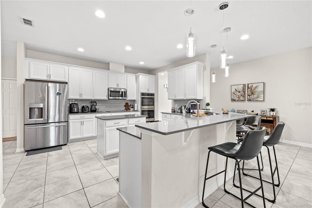 For Rent: $3,500 (4 beds, 3 baths, 2565 Square Feet)