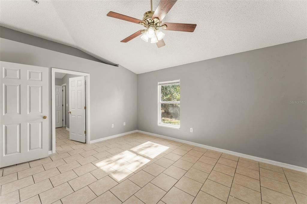 For Sale: $335,000 (4 beds, 2 baths, 1855 Square Feet)