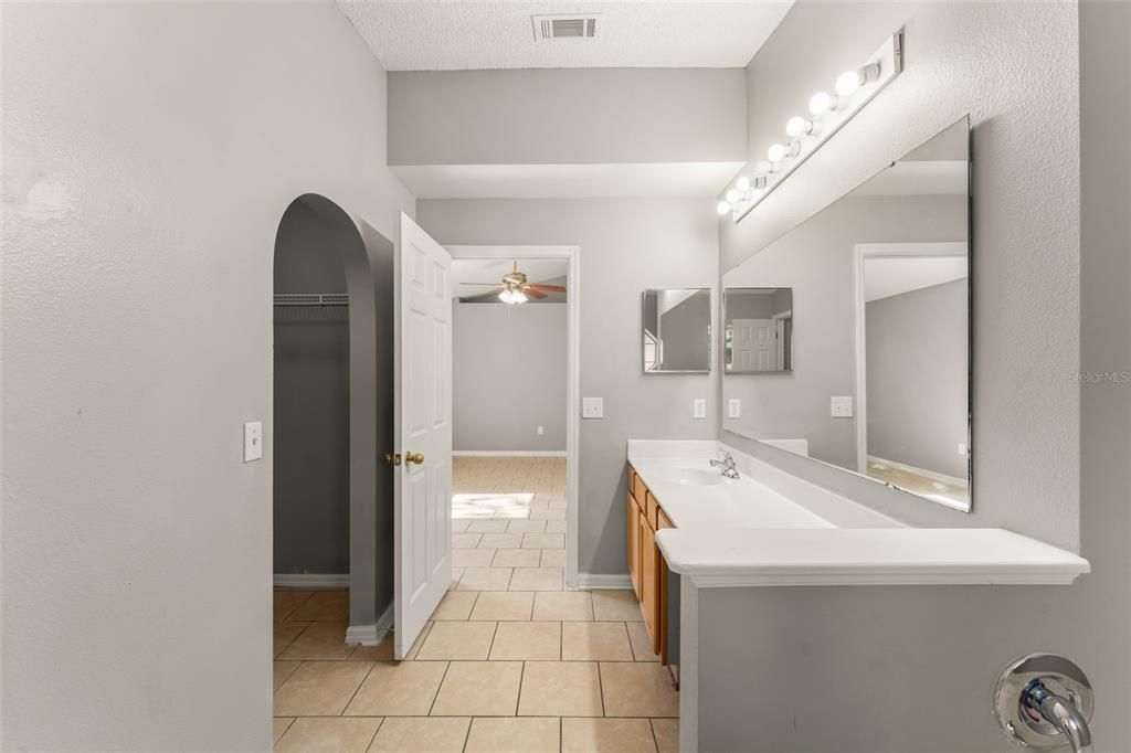 For Sale: $335,000 (4 beds, 2 baths, 1855 Square Feet)