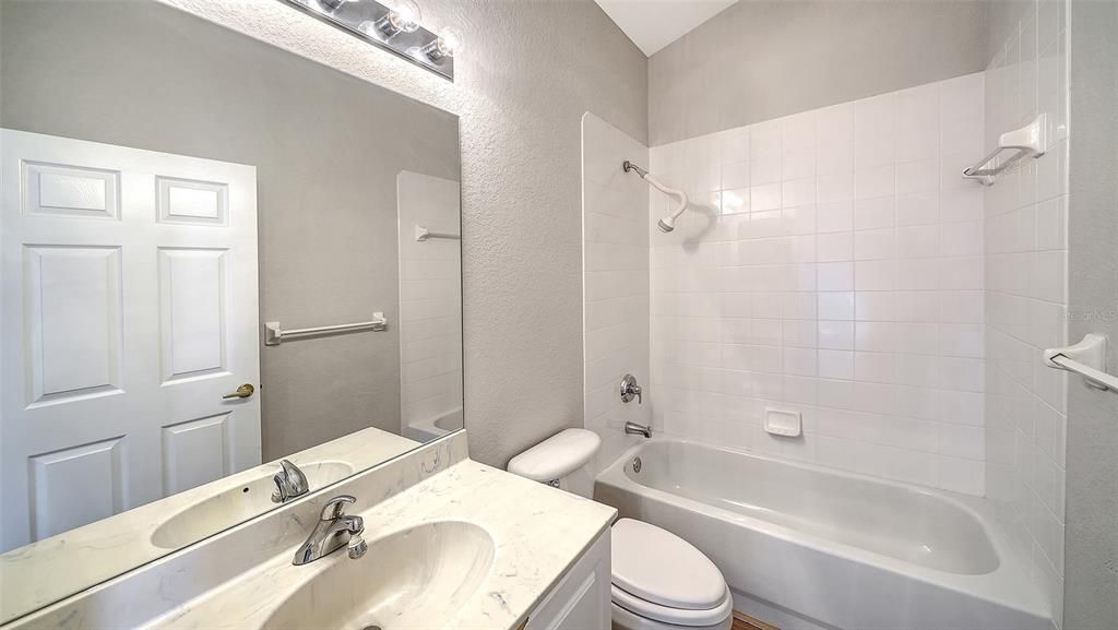 На продажу: $269,999 (2 спален, 2 ванн, 1488 Квадратных фут)