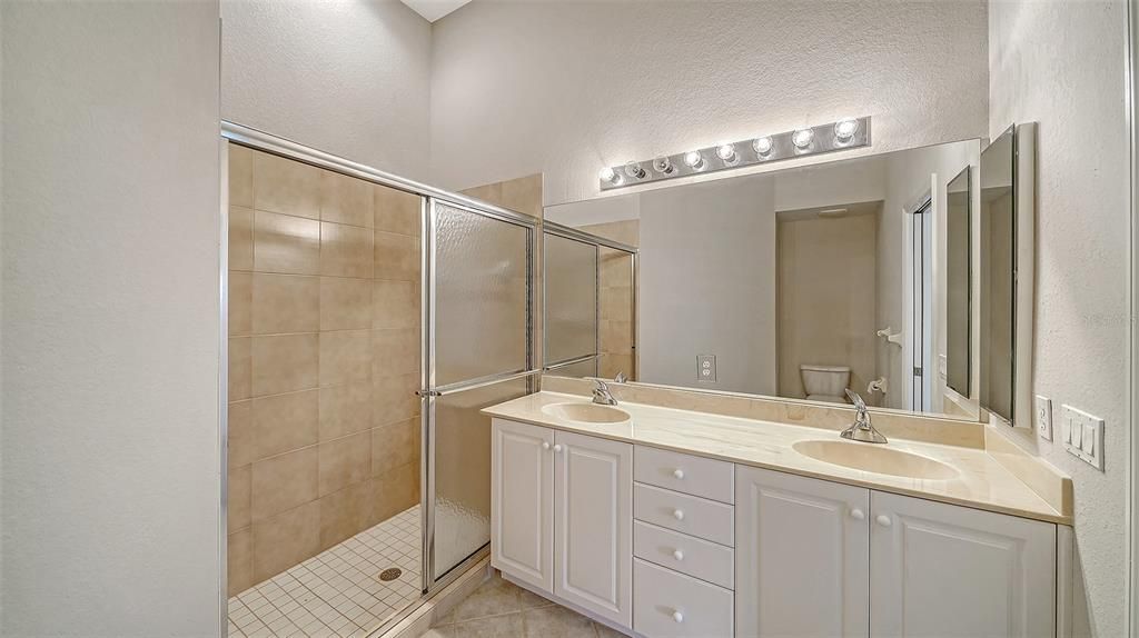 На продажу: $269,999 (2 спален, 2 ванн, 1488 Квадратных фут)