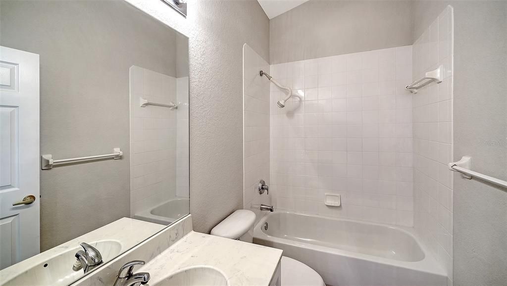 На продажу: $269,999 (2 спален, 2 ванн, 1488 Квадратных фут)