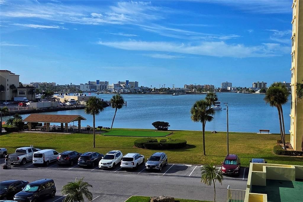 En Venta: $209,000 (2 camas, 2 baños, 1100 Pies cuadrados)